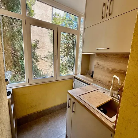 Please Apartman Burgasz